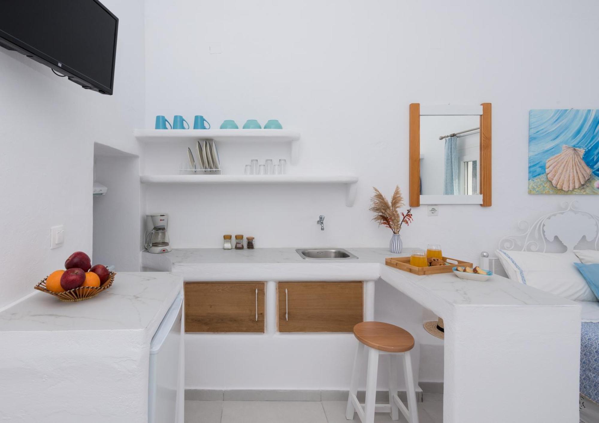 Sarantis Suites & Apartments Проватас Экстерьер фото