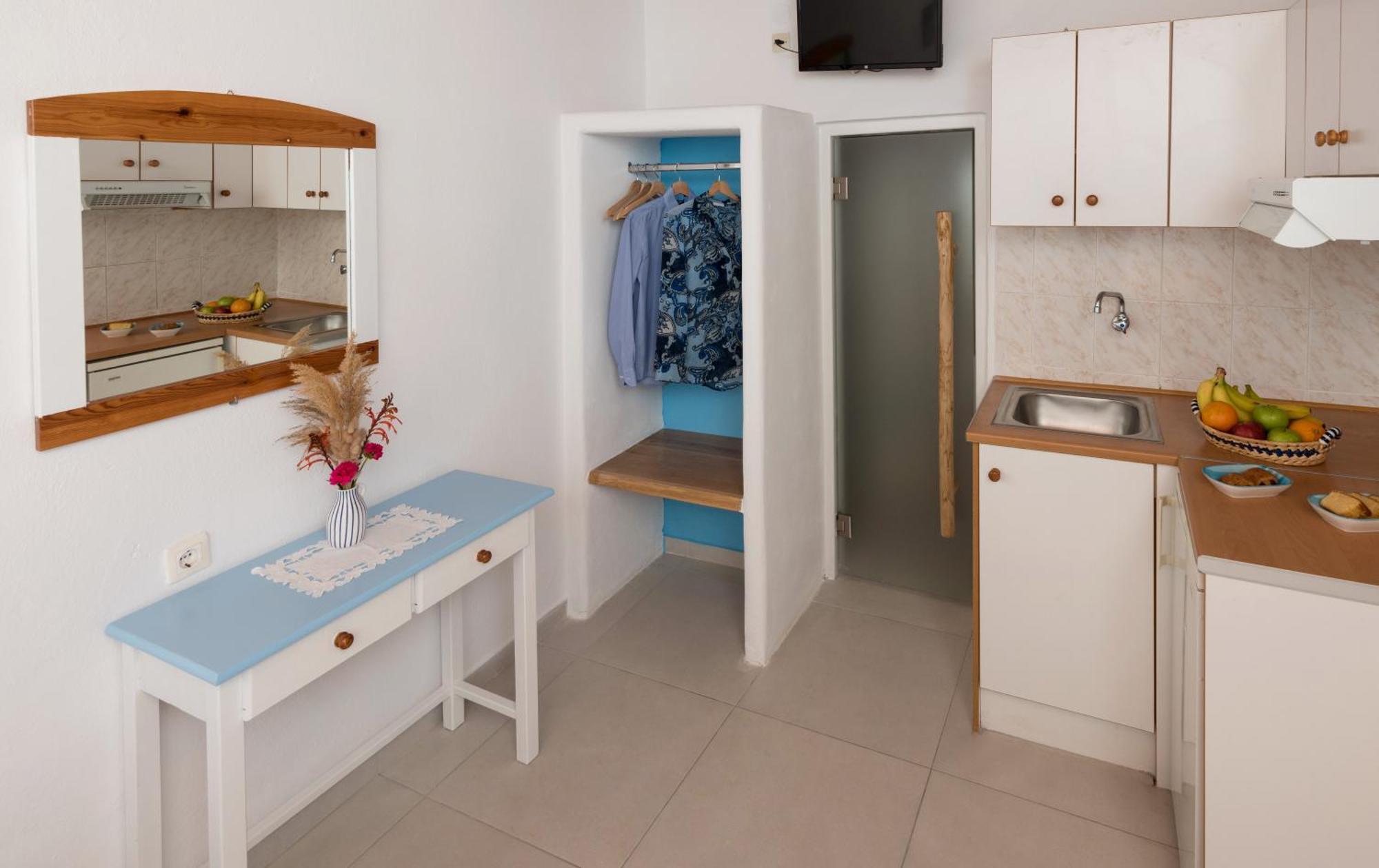 Sarantis Suites & Apartments Проватас Экстерьер фото
