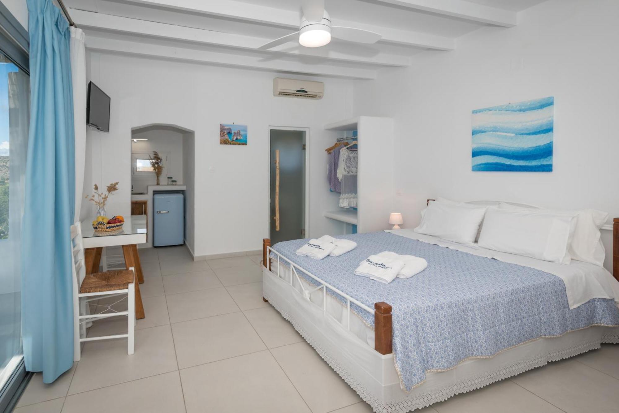 Sarantis Suites & Apartments Проватас Экстерьер фото